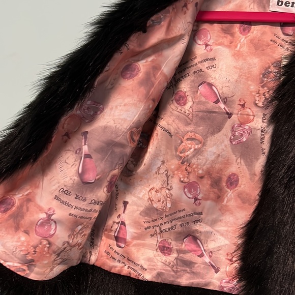 COPY - NWT! Girls Black Faux Fur Vest - Picture 2 of 5